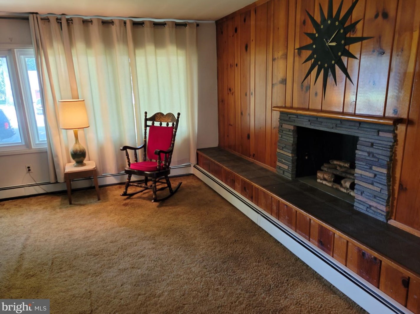 199 Plumbridge Dr, Levittown PA  19056-3515 exterior