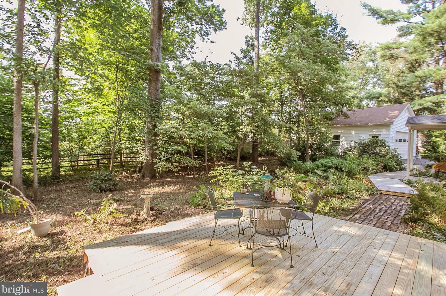 24 Scarlet Oak Dr, Gardenville PA  18901-2912 exterior