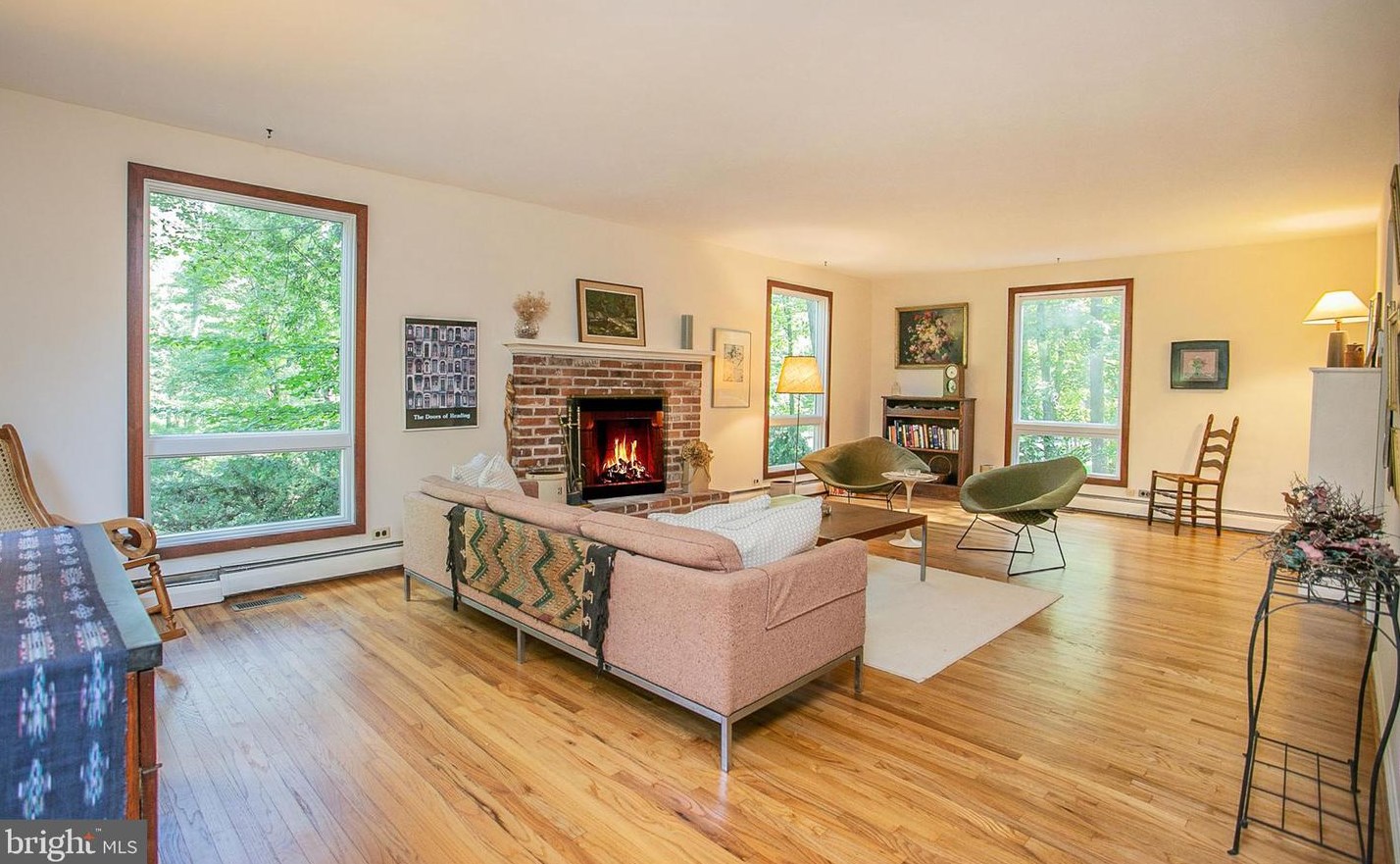 24 Scarlet Oak Dr, Gardenville PA  18901-2912 exterior