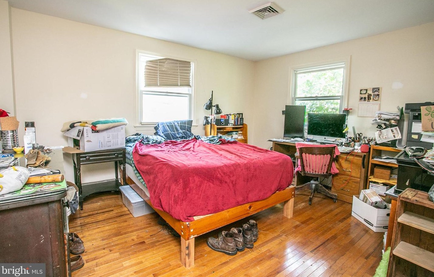 24 Scarlet Oak Dr, Gardenville PA  18901-2912 exterior