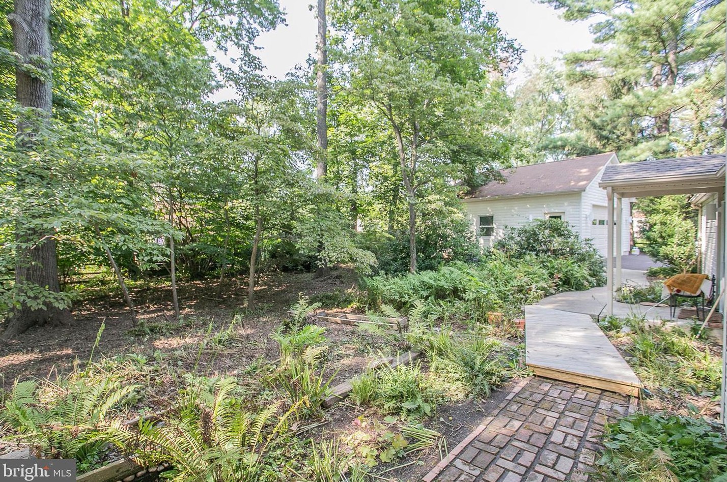 24 Scarlet Oak Dr, Gardenville PA  18901-2912 exterior