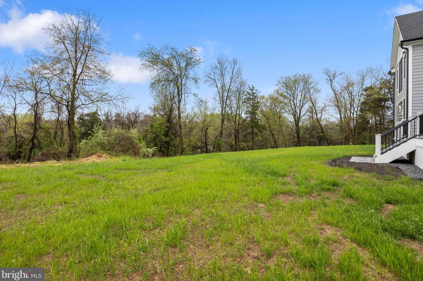 49 Thompson Mill Rd, Upper Makefield PA  18940-9628 exterior