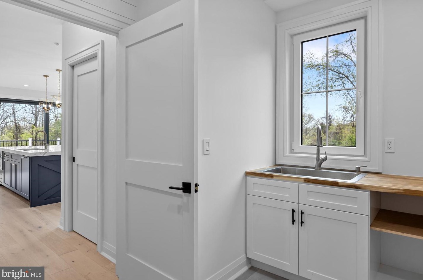 49 Thompson Mill Rd, Upper Makefield PA  18940-9628 exterior