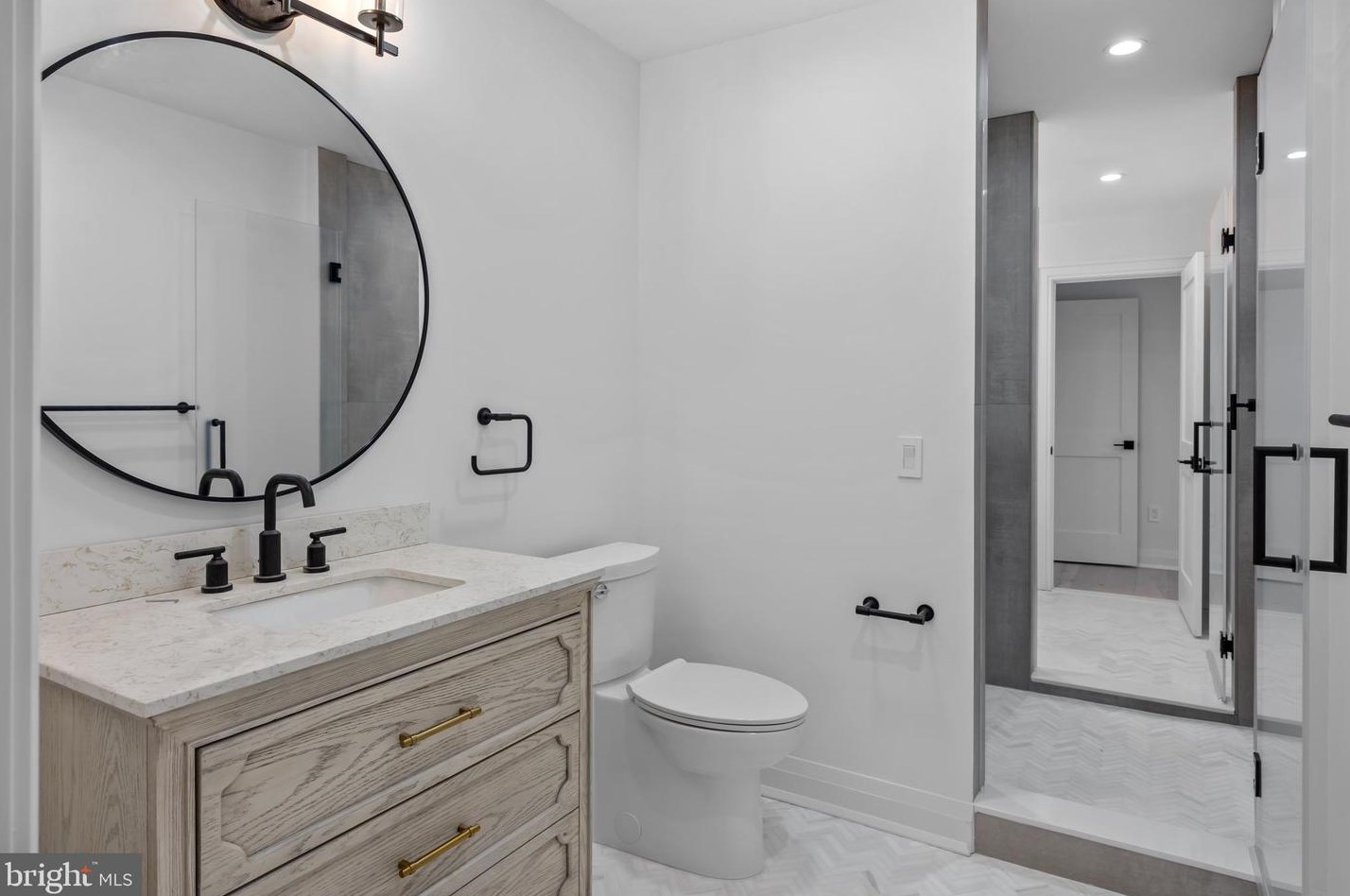 49 Thompson Mill Rd, Upper Makefield PA  18940-9628 exterior