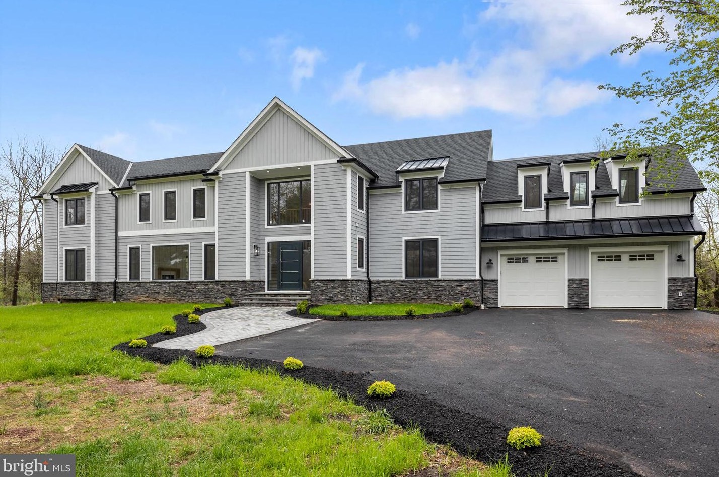 49 Thompson Mill Rd, Upper Makefield PA  18940-9628 exterior