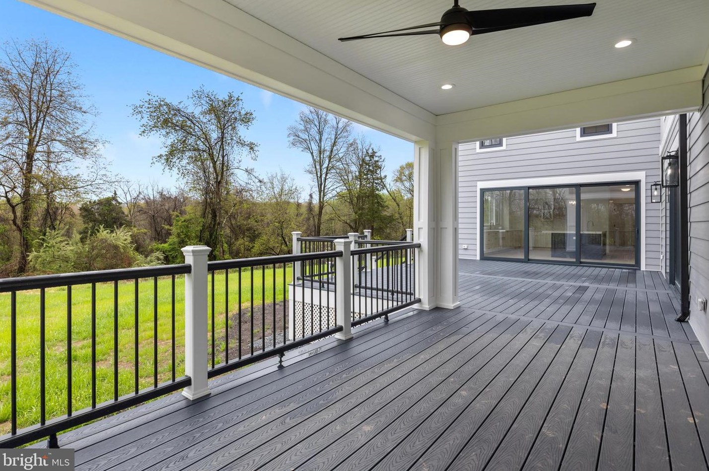 49 Thompson Mill Rd, Upper Makefield PA  18940-9628 exterior