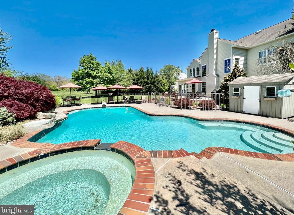 16 Eagleton Farm Rd, Upper Makefield PA 18940-4214 exterior