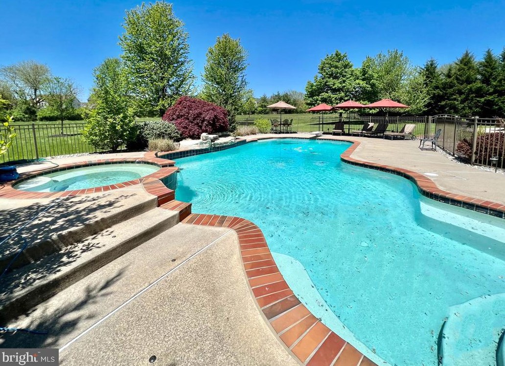 16 Eagleton Farm Rd, Upper Makefield PA 18940-4214 exterior