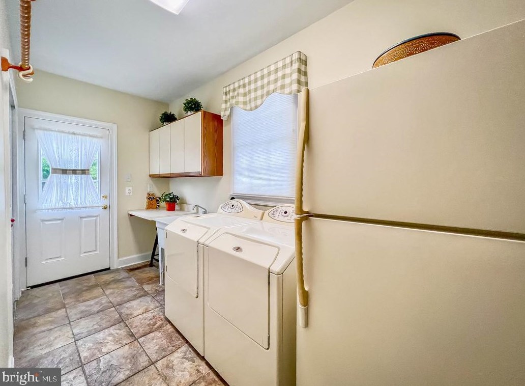 1 Autumn Dr, Upper Makefield PA  18940-1764 exterior