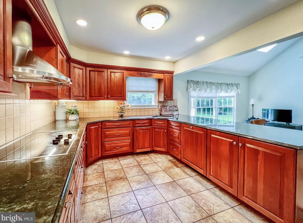 1 Autumn Dr, Upper Makefield PA  18940-1764 exterior