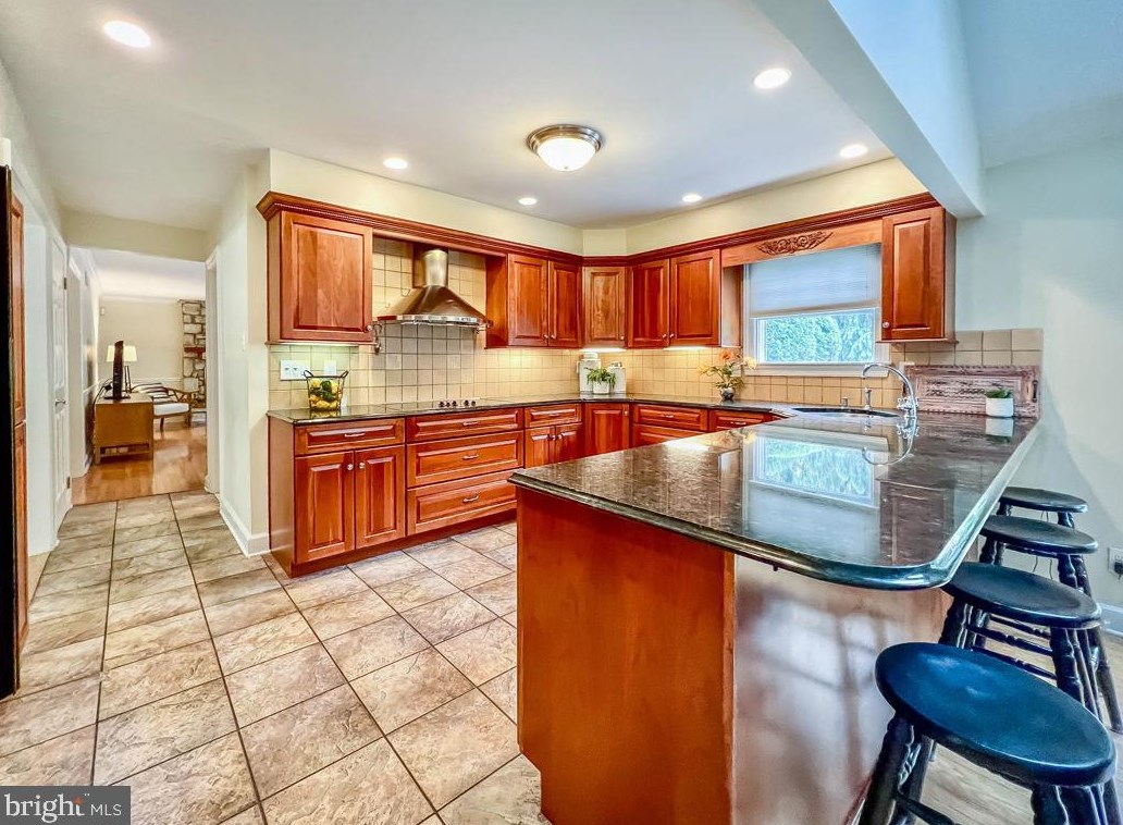 1 Autumn Dr, Upper Makefield PA  18940-1764 exterior