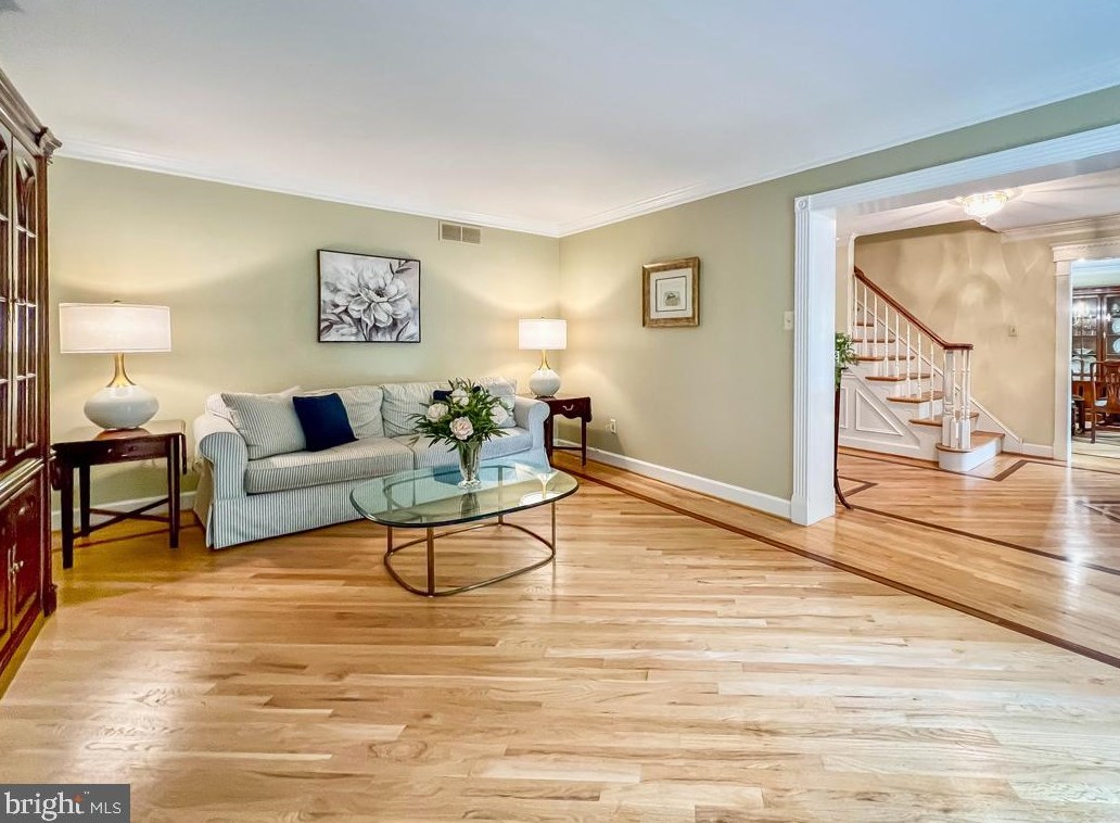 1 Autumn Dr, Upper Makefield PA  18940-1764 exterior