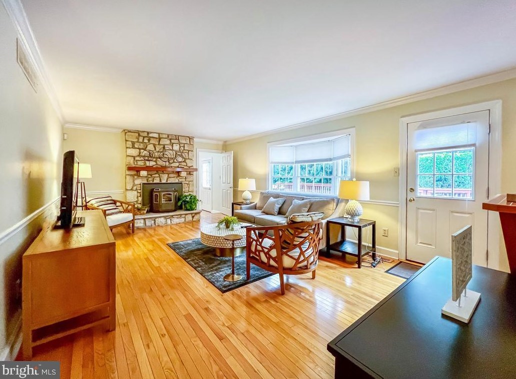 1 Autumn Dr, Upper Makefield PA  18940-1764 exterior