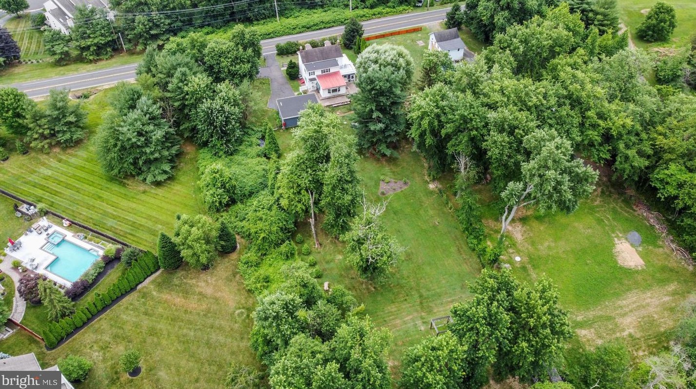 128 Stoopville Rd, Upper Makefield PA 18940-9212 exterior