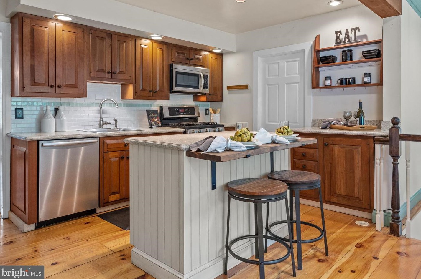 128 Stoopville Rd, Upper Makefield PA 18940-9212 exterior