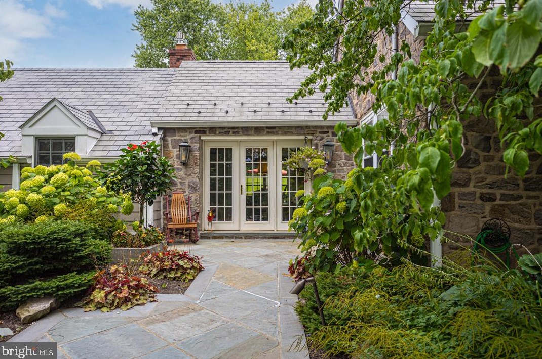 399 Pineville Rd, Upper Makefield PA  18940-3111 exterior