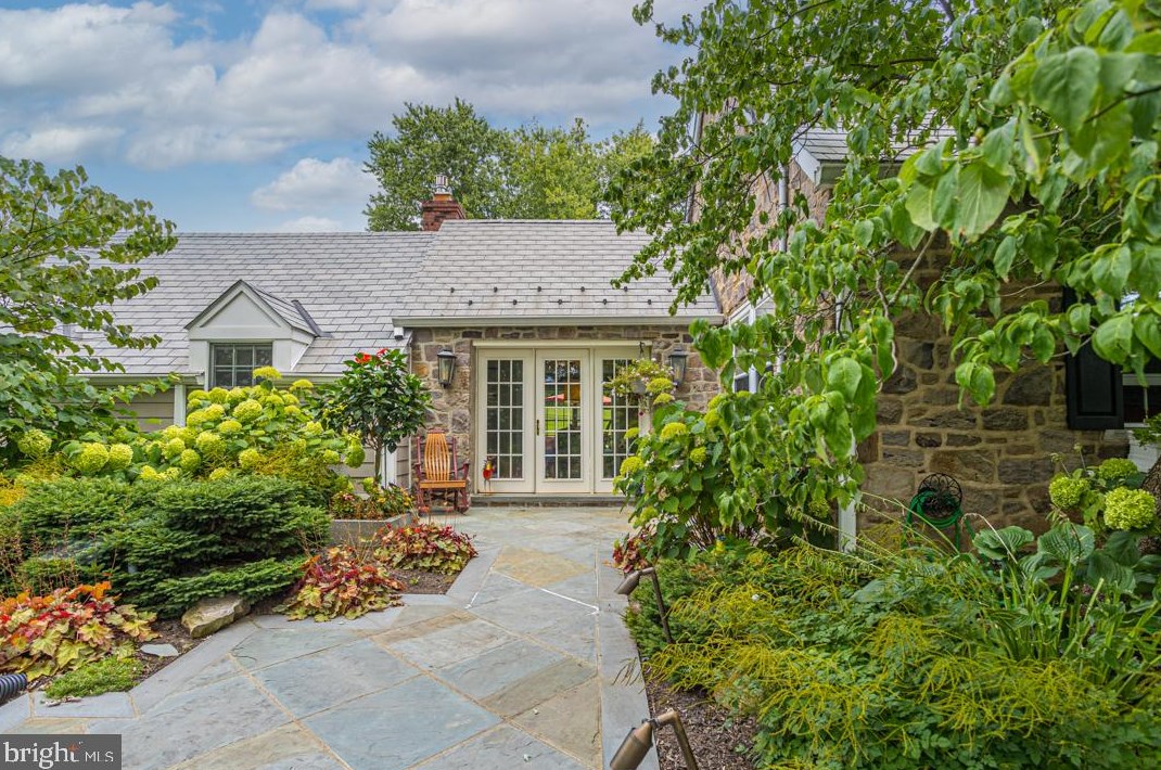 399 Pineville Rd, Upper Makefield PA  18940-3111 exterior