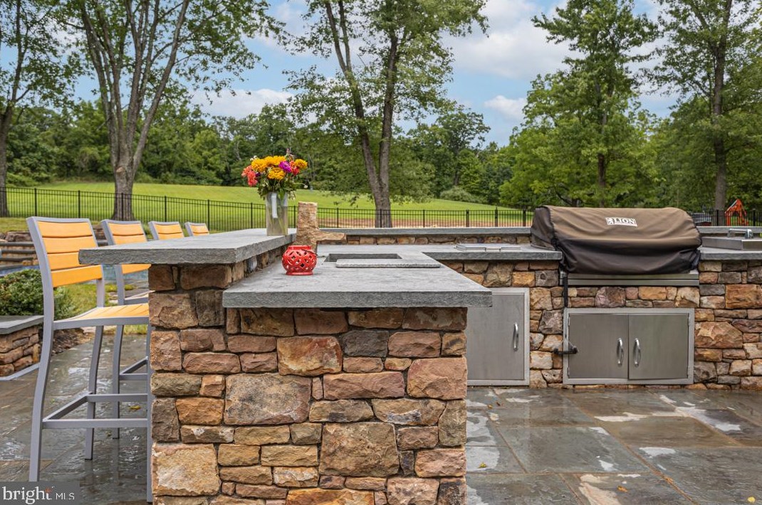 399 Pineville Rd, Upper Makefield PA  18940-3111 exterior