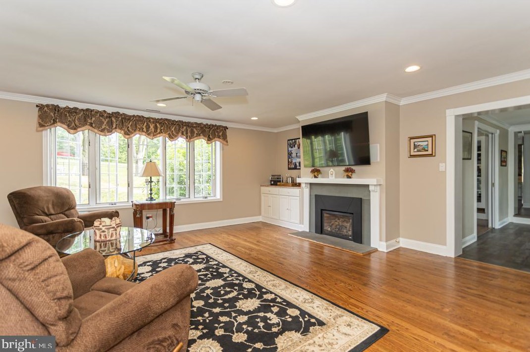 399 Pineville Rd, Upper Makefield PA  18940-3111 exterior