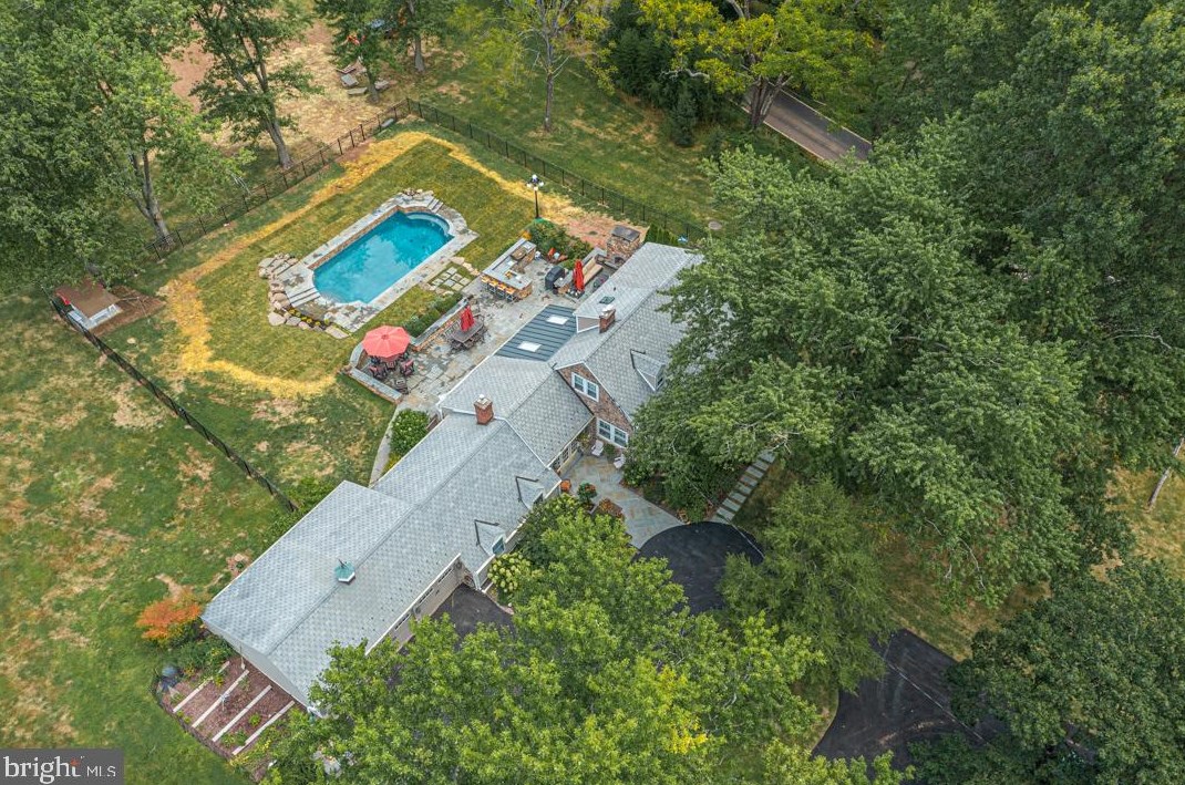 399 Pineville Rd, Upper Makefield PA  18940-3111 exterior