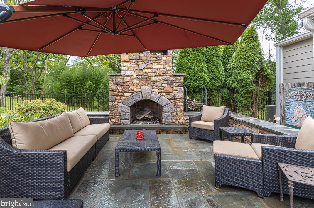 399 Pineville Rd, Upper Makefield PA  18940-3111 exterior