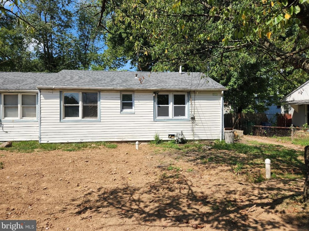 1227 Schumacher Dr, Edgely PA  19007-3419 exterior