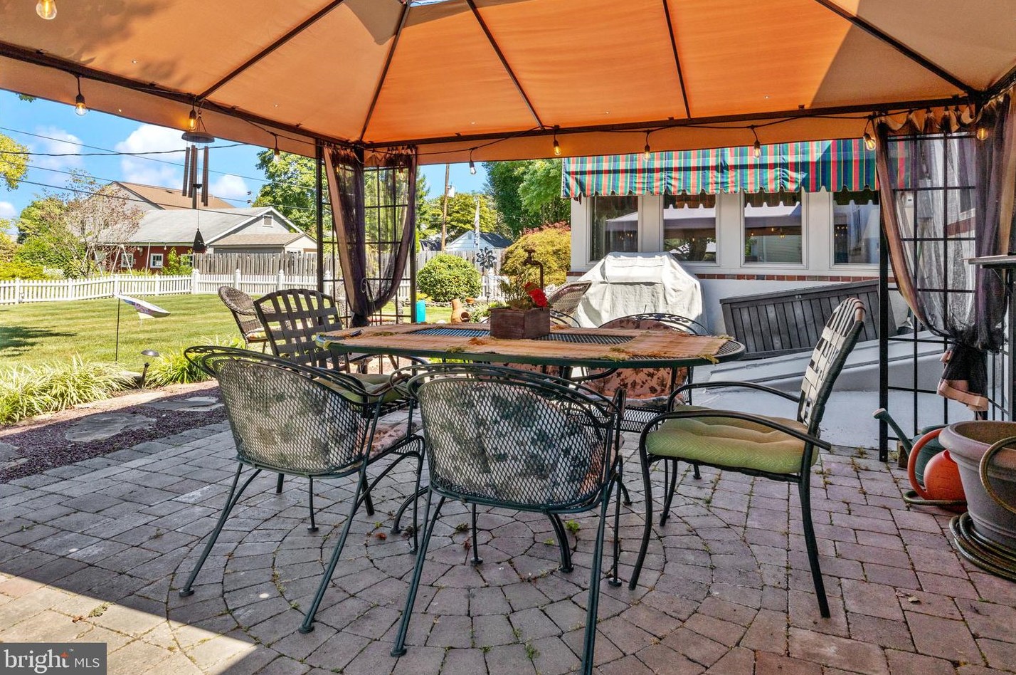 541 Lafayette St, Upper Makefield PA 18940-2133 exterior