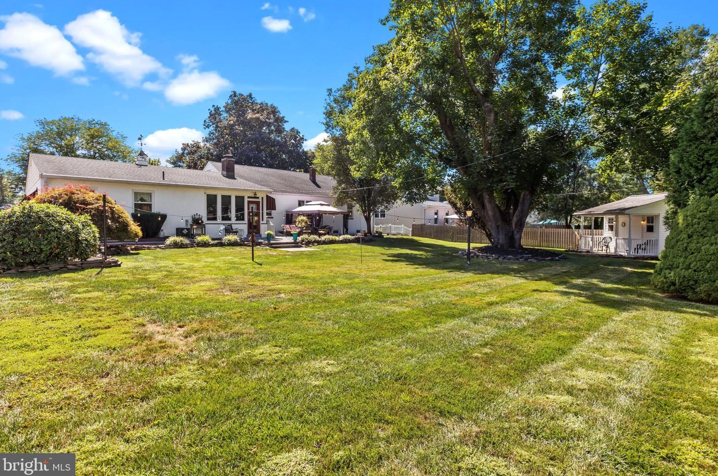 541 Lafayette St, Upper Makefield PA 18940-2133 exterior