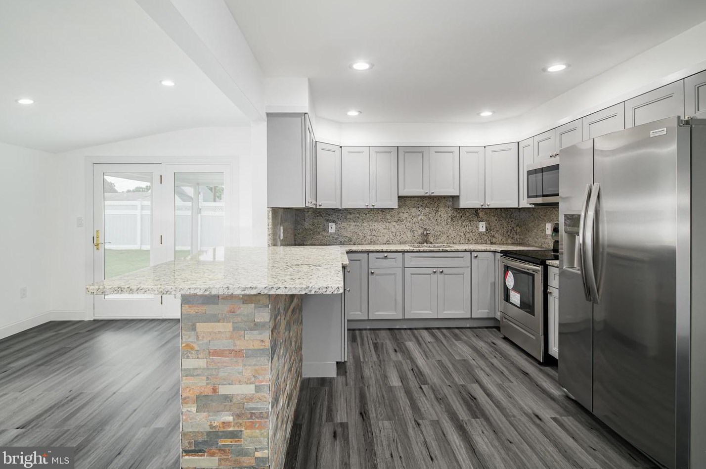 39 Jester Ln, Levittown PA  19055-2319 exterior
