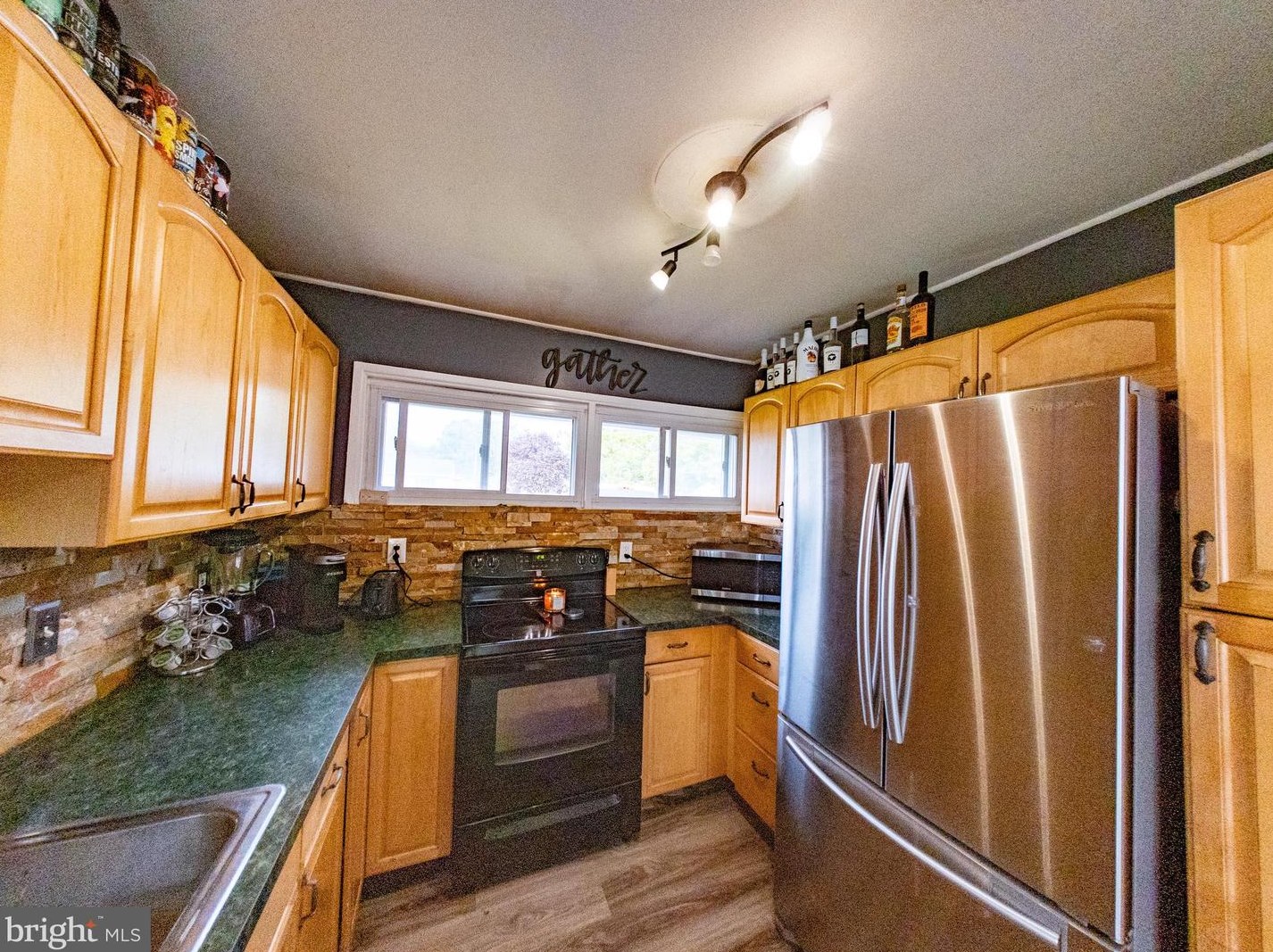 259 Goldenridge Dr, Levittown PA  19057-3434 exterior