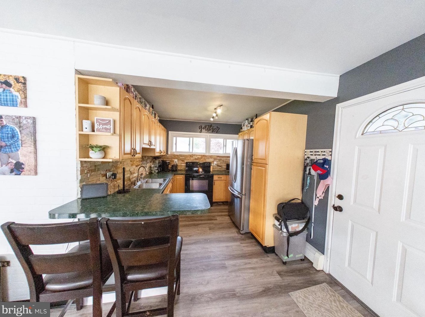 259 Goldenridge Dr, Levittown PA  19057-3434 exterior