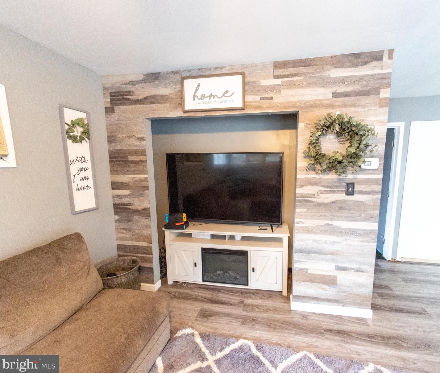 259 Goldenridge Dr, Levittown PA  19057-3434 exterior