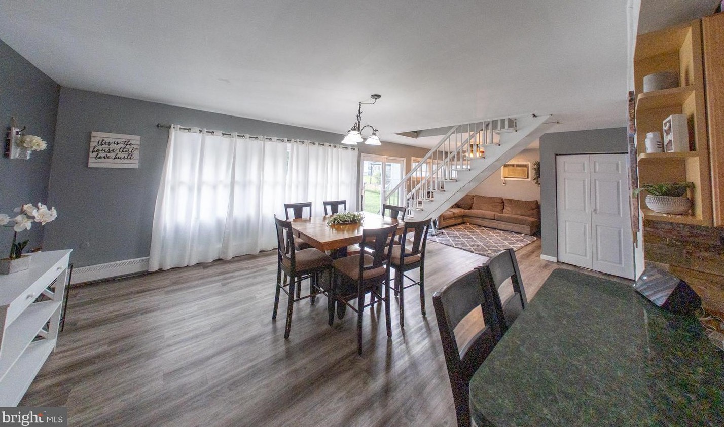 259 Goldenridge Dr, Levittown PA  19057-3434 exterior