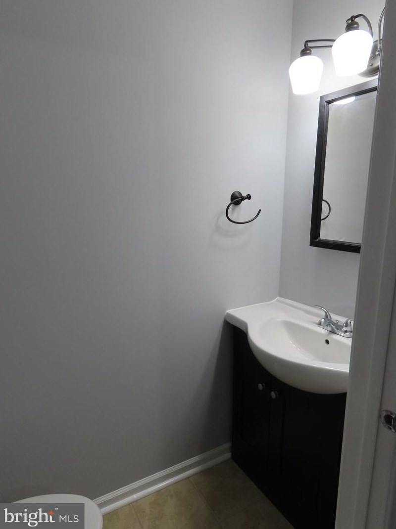 16 Fair Oaks Ct, Upper Makefield PA  18940-2337 exterior