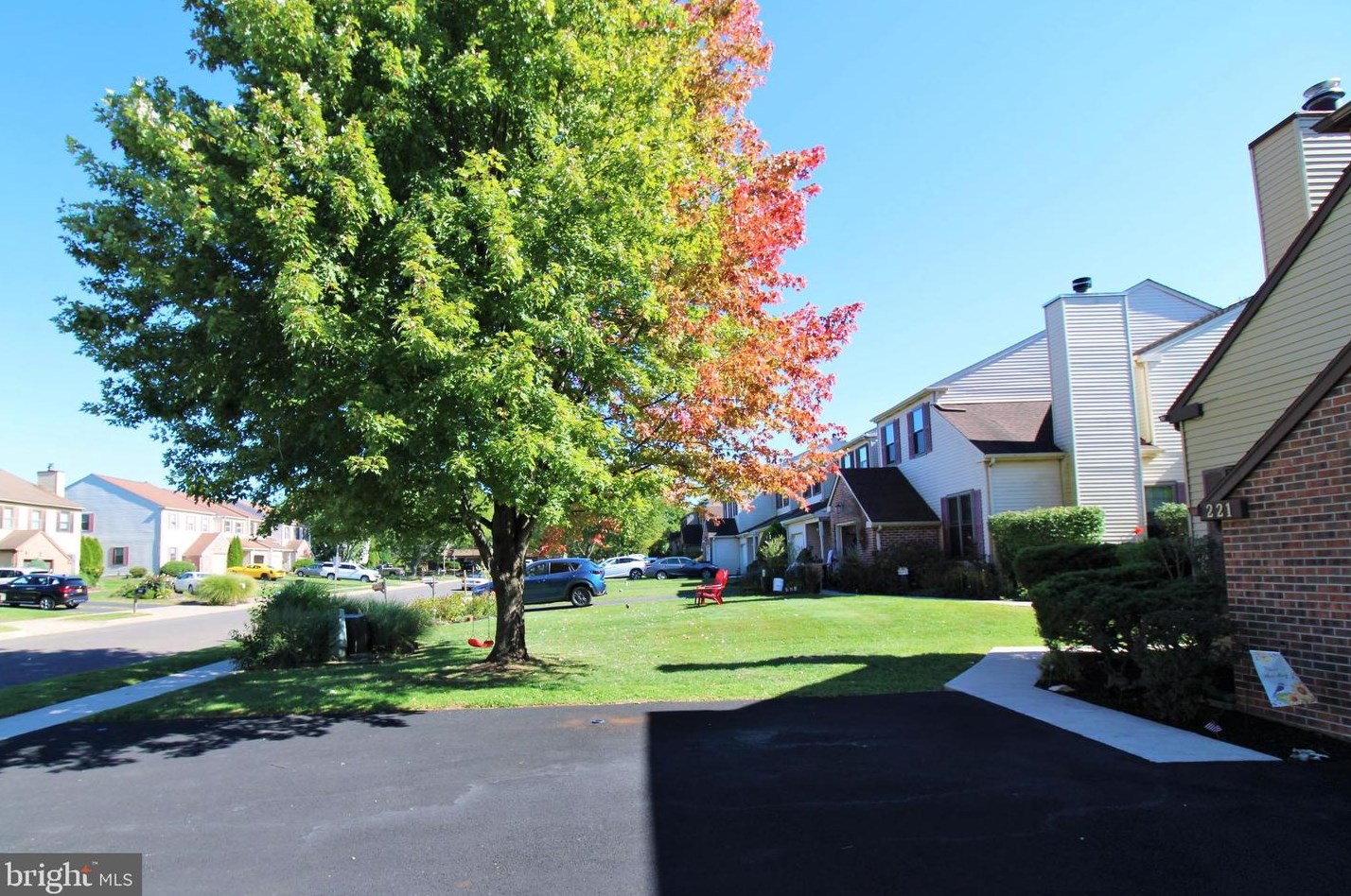 221 Parkview Way, Upper Makefield PA 18940-1138 exterior