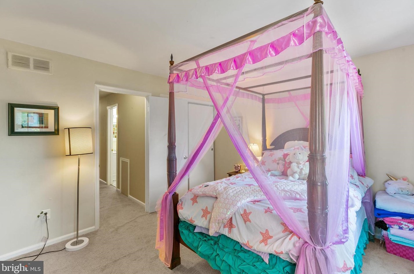 221 Parkview Way, Upper Makefield PA 18940-1138 exterior