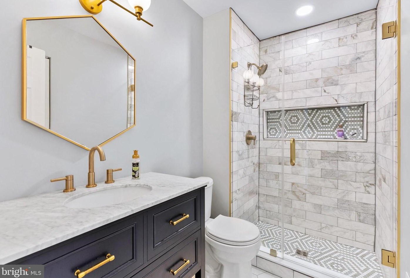 221 Parkview Way, Upper Makefield PA 18940-1138 exterior