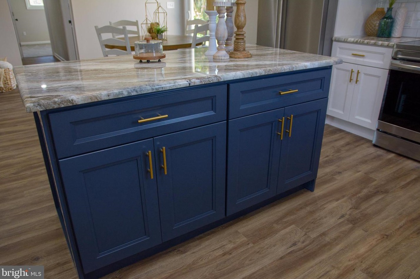 11 Tall Pine Ln, Levittown PA  19054-2201 exterior