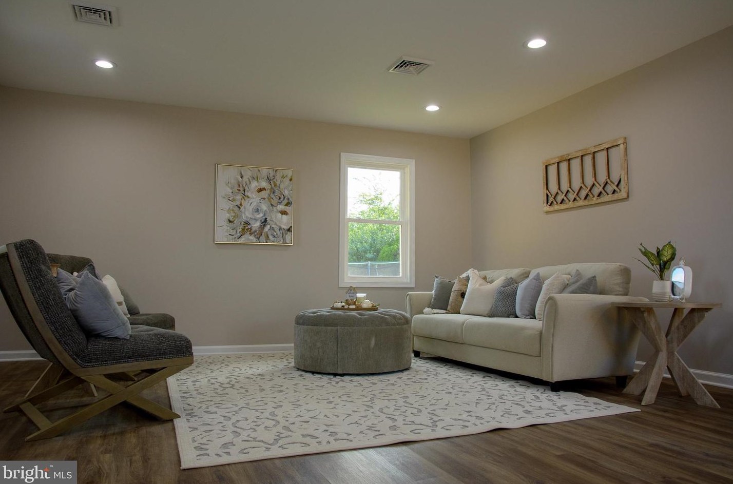 11 Tall Pine Ln, Levittown PA  19054-2201 exterior