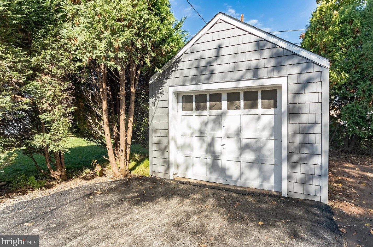 425 Lafayette St, Upper Makefield PA 18940-2133 exterior