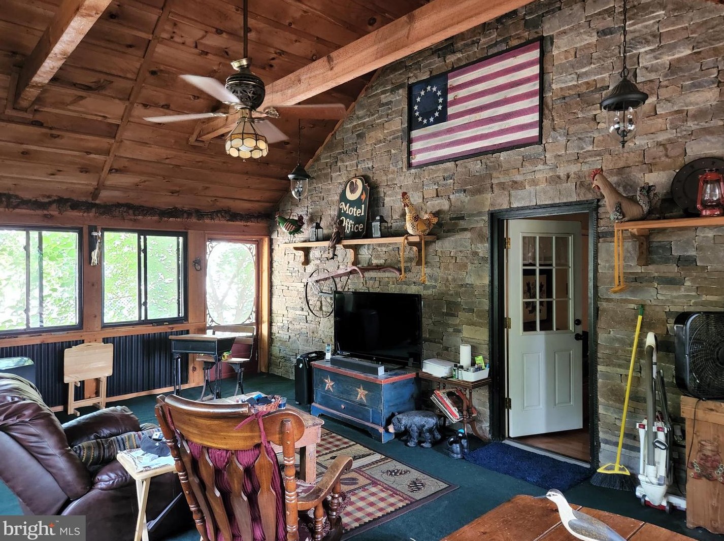 40 Tanglewood Dr, Langhorne PA  19047-5729 exterior