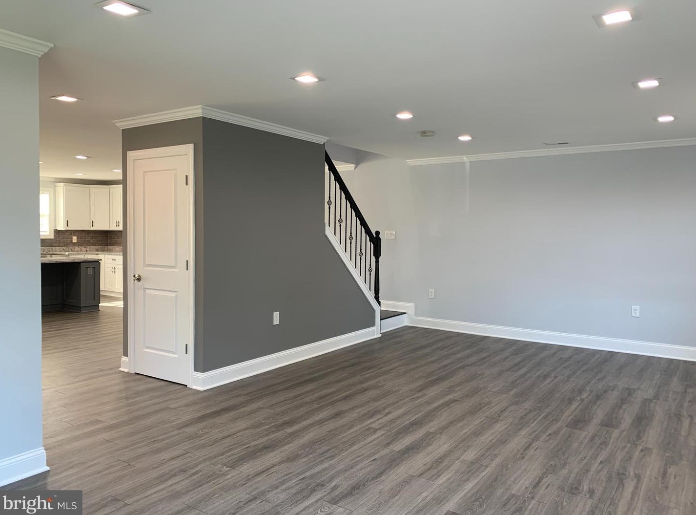 9 Edgewood Ln, Levittown PA  19054-3211 exterior