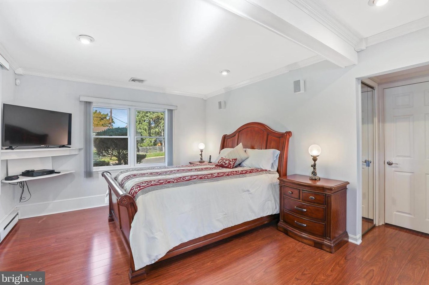 6 Quarter Turn, Levittown PA 19057-1935 exterior