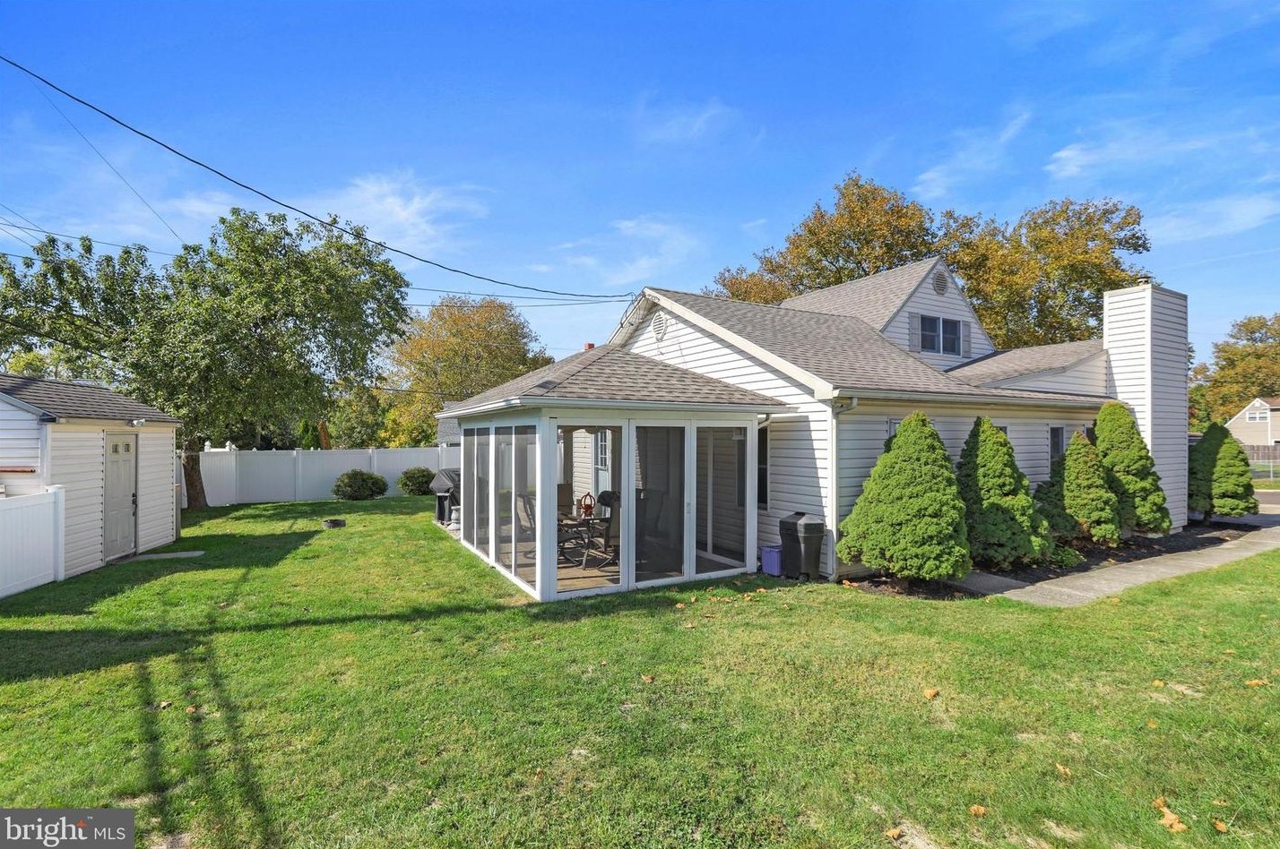 6 Quarter Turn, Levittown PA 19057-1935 exterior