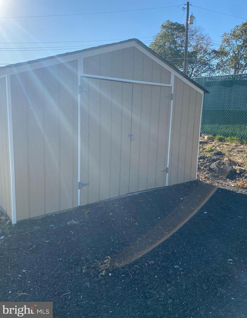 5 Tapered Oak Ln, Levittown PA  19054-2223 exterior