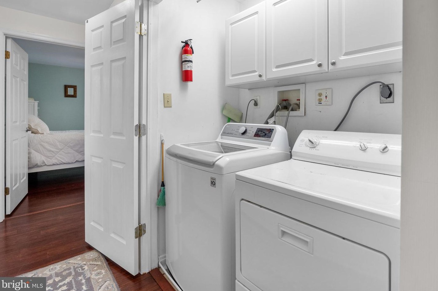 107 Frost Ln, Upper Makefield PA 18940-2010 exterior