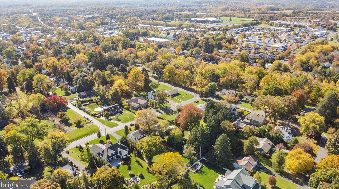 107 Frost Ln, Upper Makefield PA 18940-2010 exterior