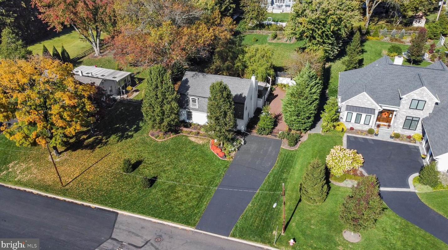 107 Frost Ln, Upper Makefield PA 18940-2010 exterior