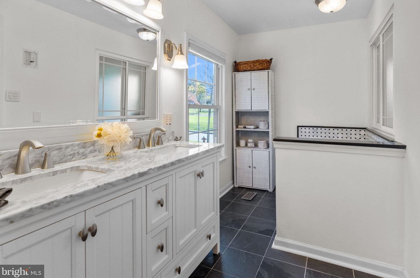 107 Frost Ln, Upper Makefield PA 18940-2010 exterior