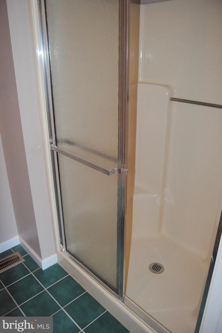 62 Ardsley Ct, Upper Makefield PA  18940-2309 exterior